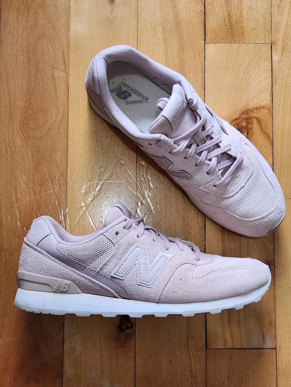 New Balance 696 Low Pro Sneakers - 9.5